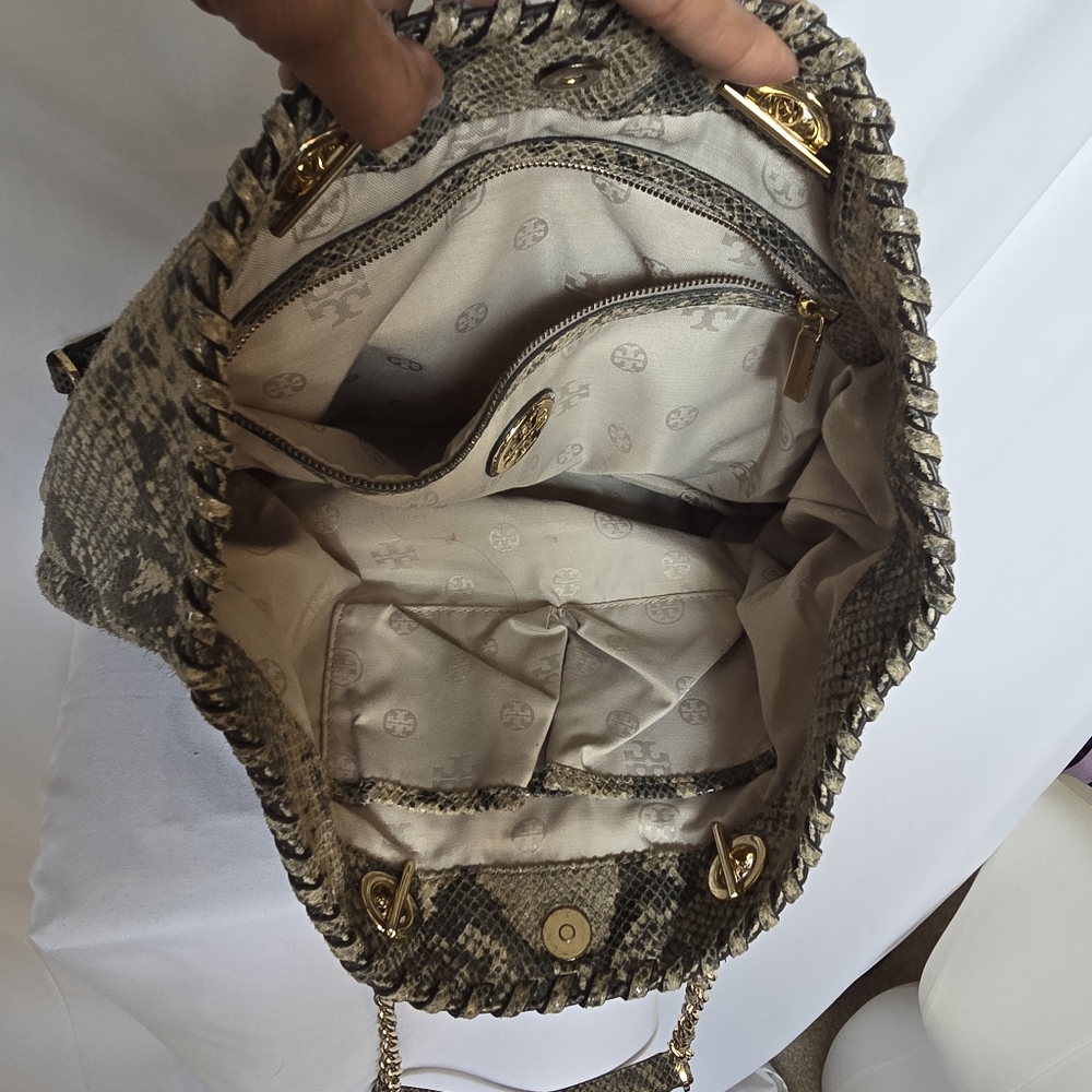 Tory Burch snake print soft tote - Picture 7 of 8